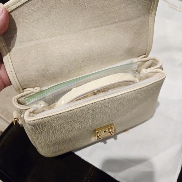 Mélodie Cécile "Le Petit Paris 15" in A Buttercream Color - Picture 15 of 17